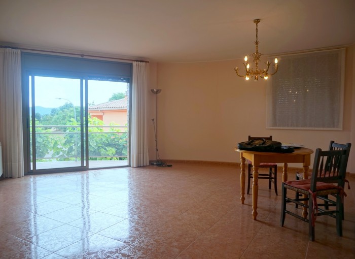 Apartment in Llagostera with large dining room